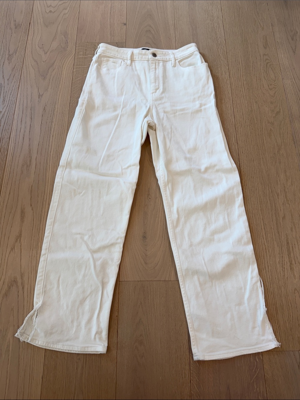 Hollister Ultra High-Rise Dad Jeans in Off-White 29 X 31